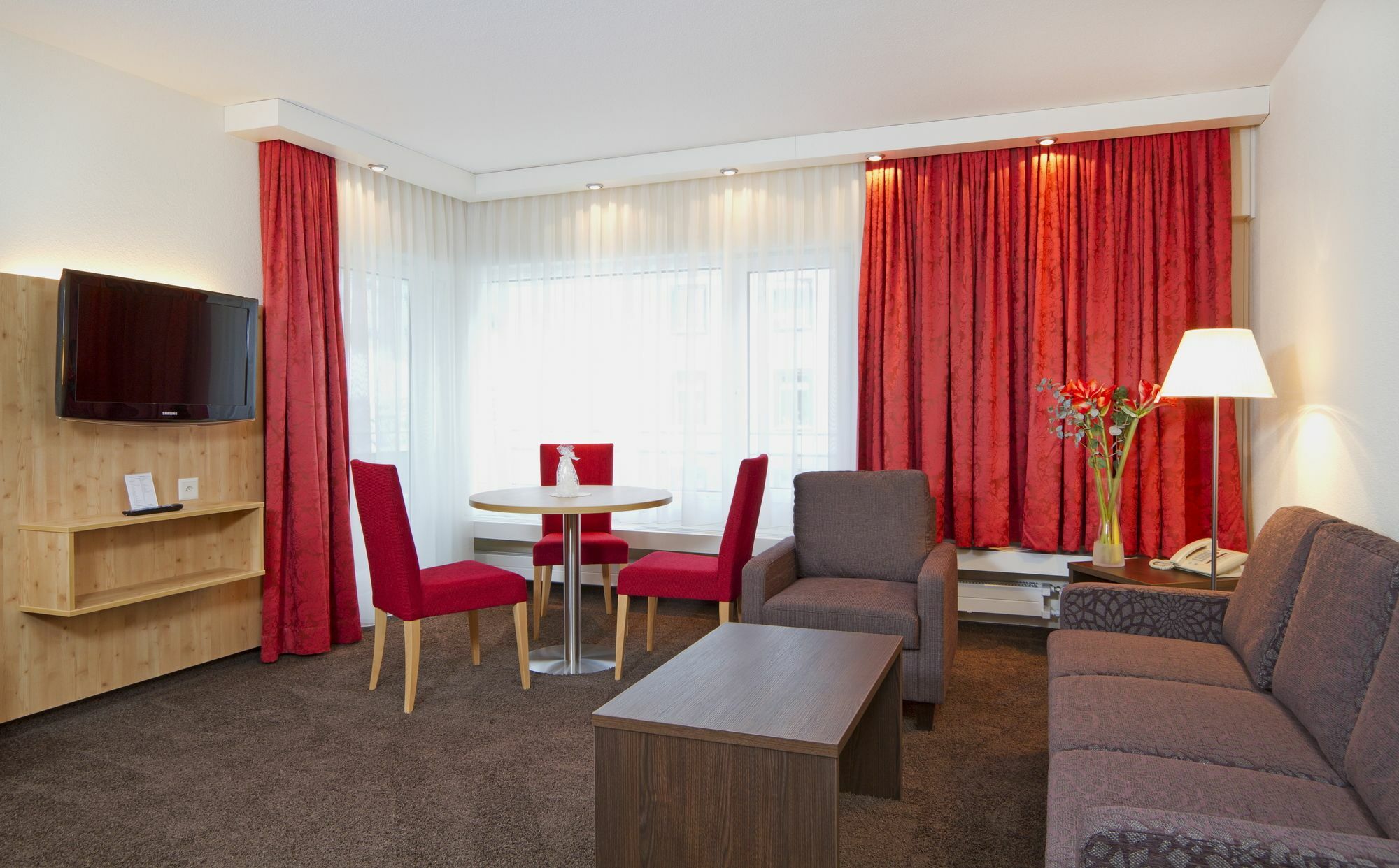Central Apartments Давос Екстериор снимка